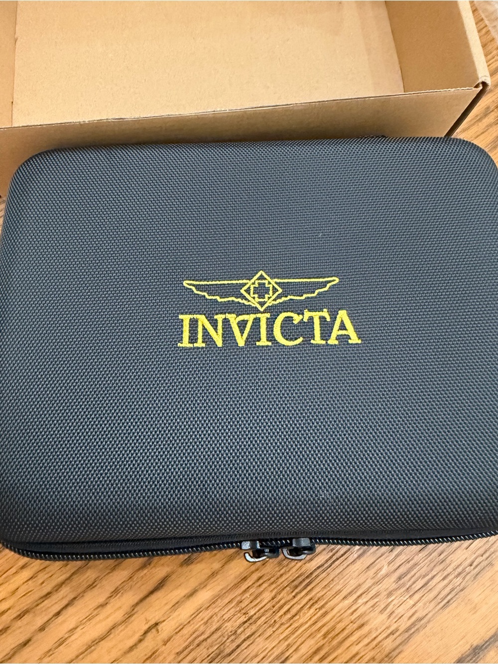 Invicta Black Travel Case 6 Slots